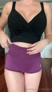 Christina Khalil Pussy Camel Toe Tease Onlyfans Video Leaked 19999