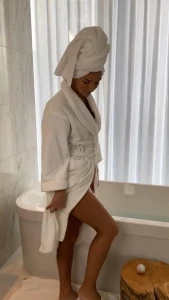 Rachel Cook Nude Bath Robe Strip Video Leaked 30240