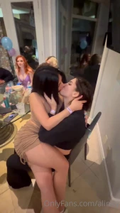 Alinity Fandy Lesbian French Kiss PPV Onlyfans Video Leaked 33933