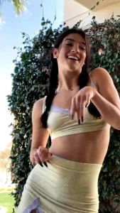 Charli D&#8217;Amelio Sexy Midriff Skirt Dance Video Leaked 44702