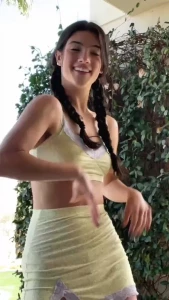 Charli D&#8217;Amelio Sexy Midriff Skirt Dance Video Leaked 44712