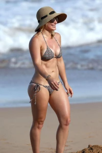 Hilary Duff Paparazzi Bikini Beach Set Leaked 45959