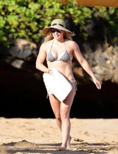 Hilary Duff Paparazzi Bikini Beach Set Leaked 45965