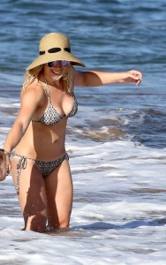 Hilary Duff Paparazzi Bikini Beach Set Leaked 45967