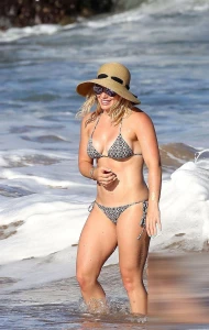 Hilary Duff Paparazzi Bikini Beach Set Leaked 45969