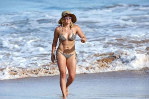 Hilary Duff Paparazzi Bikini Beach Set Leaked 45970