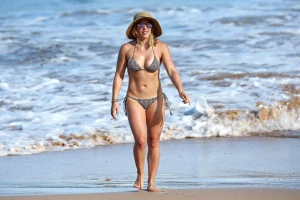 Hilary Duff Paparazzi Bikini Beach Set Leaked 45974