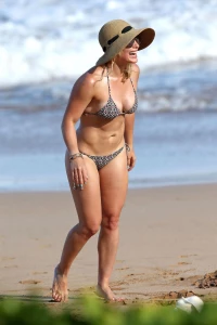 Hilary Duff Paparazzi Bikini Beach Set Leaked 45979