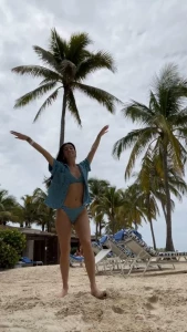 Charli D’Amelio Bikini Beach Dance Video Leaked