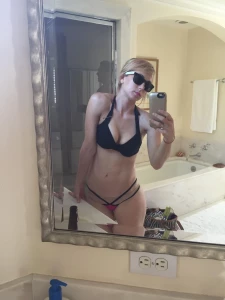 Iliza Shlesinger Sexy Bikini Selfies Set Leaked 50231