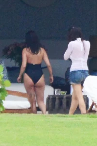 Selena Gomez Sexy One-Piece Swimsuit Paparazzi Set Leaked 55573