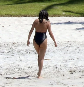 Selena Gomez Sexy One-Piece Swimsuit Paparazzi Set Leaked 55577