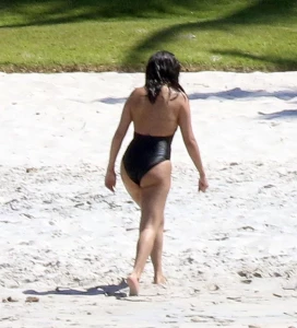 Selena Gomez Sexy One-Piece Swimsuit Paparazzi Set Leaked 55578