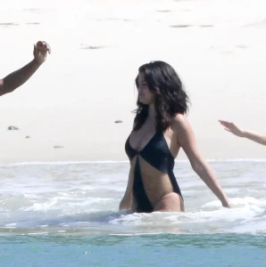 Selena Gomez Sexy One-Piece Swimsuit Paparazzi Set Leaked 55594