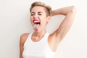 Miley Cyrus See-Through Panties BTS Set Leaked