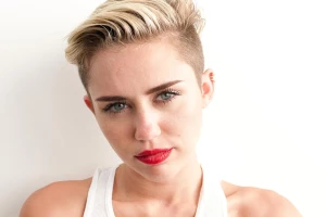 Miley Cyrus See-Through Panties BTS Set Leaked 59068