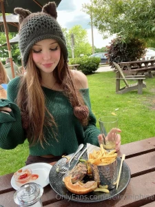 Belle Delphine Pub Lunch Onlyfans Set Leaked 66514