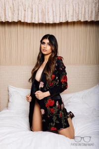 Mia Khalifa Sexy Bedroom Lingerie Photoshoot Set Leaked