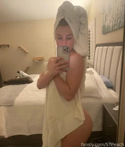 STPeach Wet Out Of Shower Fansly Set Leaked