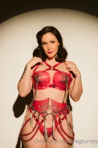 Meg Turney Pin Up Vinyl Valentines Onlyfans Set Leaked 78803