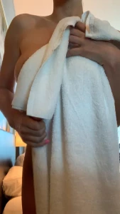 Alice Goodwin Nude Towel Strip Onlyfans Video Leaked 80275