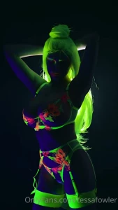 Tessa Fowler Nude Neon Body Paint Onlyfans Video Leaked 86176