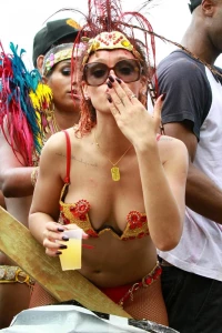 Rihanna Bikini Nip Slip Barbados Festival Photos Leaked 90105