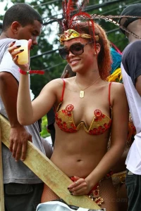 Rihanna Bikini Nip Slip Barbados Festival Photos Leaked 90114