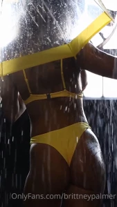 Brittney Palmer Nude Bikini Rain Photoshoot Video Leaked
