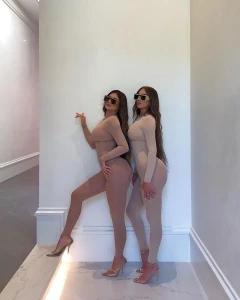 Kylie Jenner Lesbian Bikini See Through Dress Photoshoot Leaked 92163
