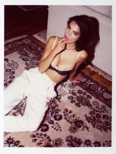 Emily Ratajkowski Nude Lingerie Photoshoot Leaked 99765