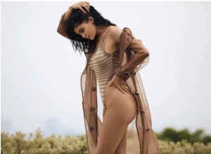 Kylie Jenner Nude Swimsuit Photoshoot Leaked 99957