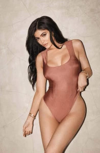 Kylie Jenner Nude Swimsuit Photoshoot Leaked 99960