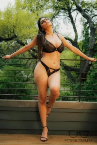 Mia Khalifa Outdoor Lingerie Patreon Set Leaked 100303