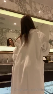 Ellieleen1 Nude Bathroom Robe Strip OnlyFans Video Leaked 10334