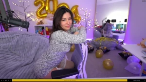 Alinity Twerking Jerkmate Gold 2 December Livestream Leaked 11224