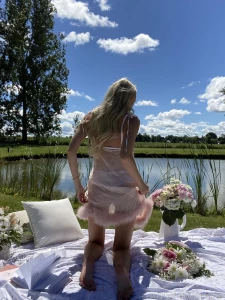 GwenGwiz Nude Onlyfans Picnic Set Leaked 118019