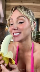 Sara Jean Underwood Banana Blowjob OnlyFans Video Leaked 12280