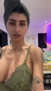 Mia Khalifa Nude Dressing OnlyFans Video Leaked 130444